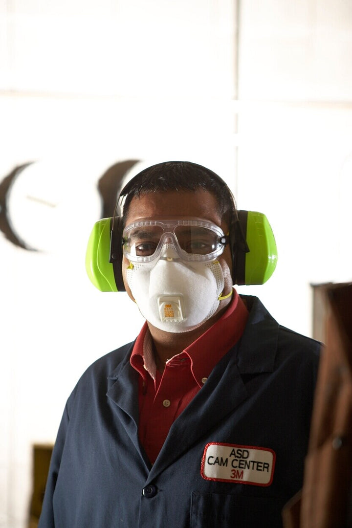 3M 8511  ~  Particulate Respirator with cool flow valve 8511 (N95 Filter Masks) - STUK.Solutions